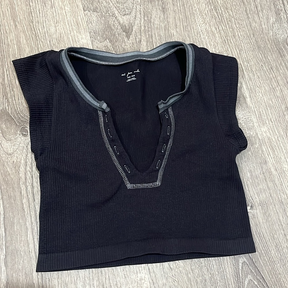 Urban outfitters black “going for gold” knit top size S/XS